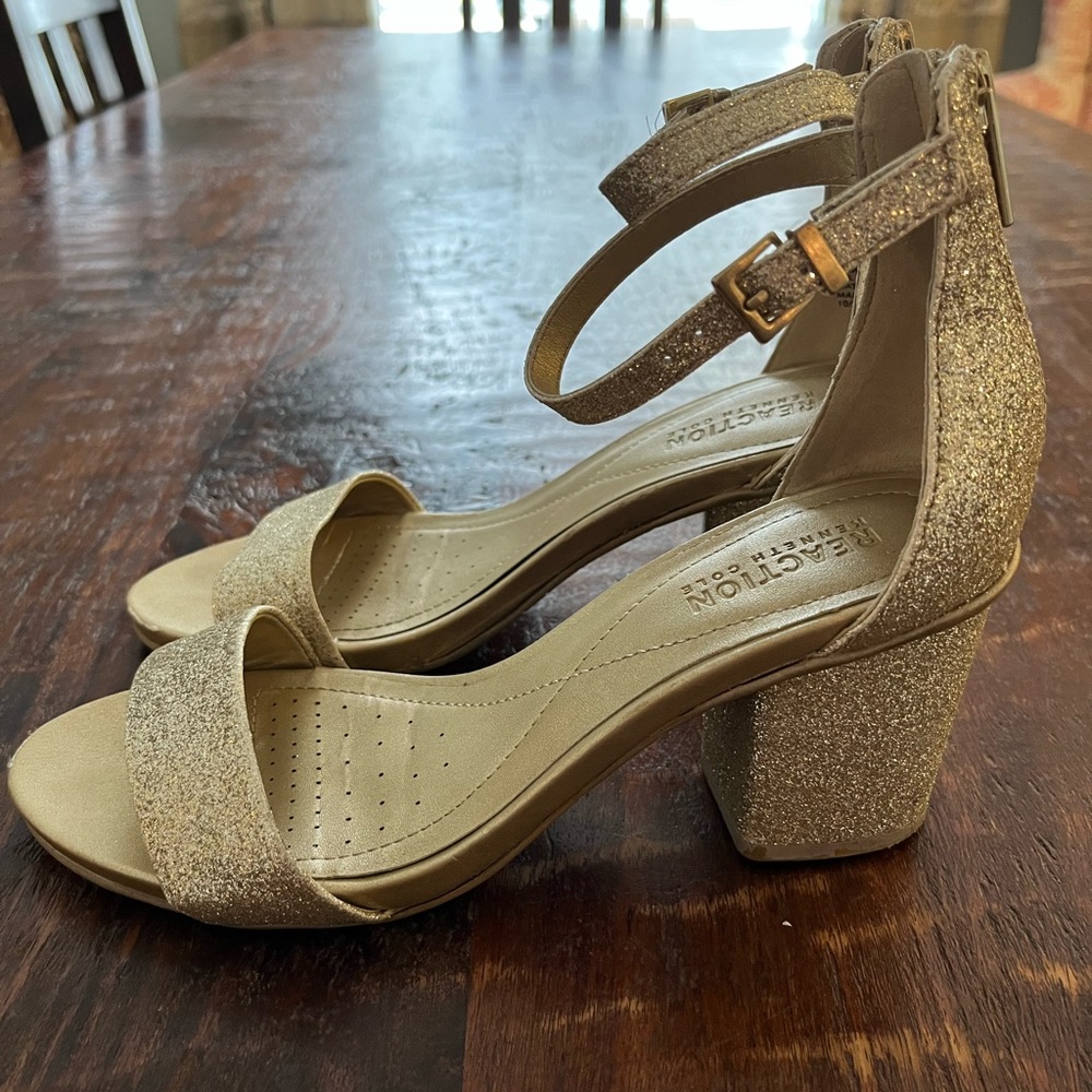 Kenneth Cole Reaction- Gold Heels